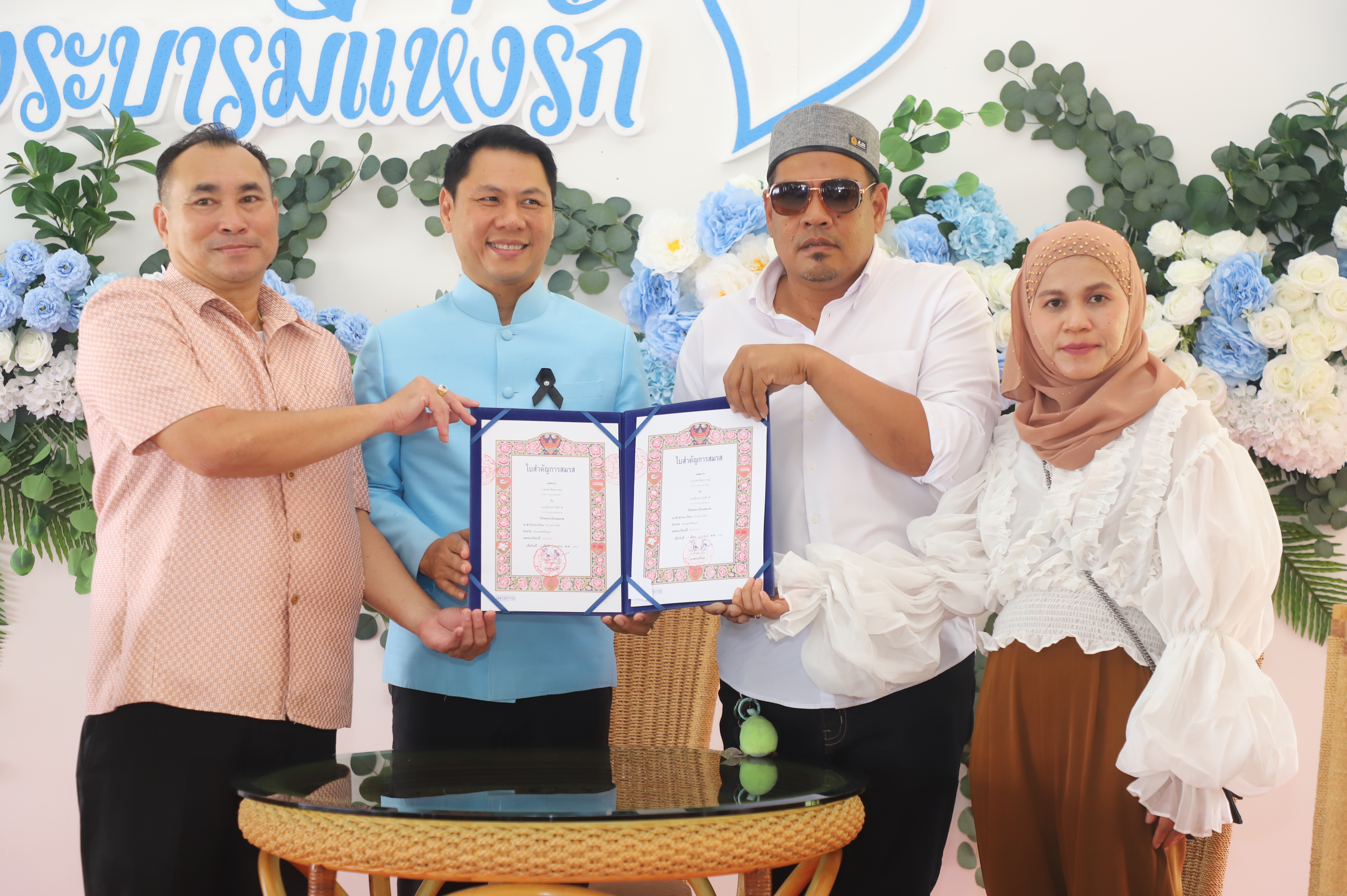 title - มากกว่าความรักระหว่างคู่ครอง คือความรักต่อปวงชน ส.ป.ก. จัดงาน “รักแห่งศิลป์ รักแห่งแผ่นดิน” พลังแห่งศิลปะที่เชื่อมโยงสถาบันและประชาชน